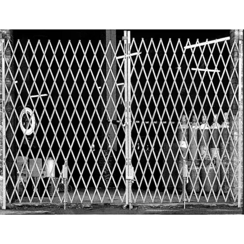 IllinoisEngineeredProductsGalvanizedFoldingSecurityGates_FixedDoubleFolding_18_Lx6_6HExpanded-front close up view